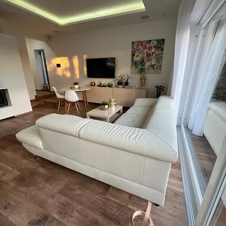 Martina Villa Popuvky